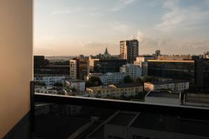 Cảnh Iaşi hoặc tầm nhìn thành phố từ căn hộ