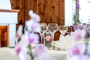 Restoran või mõni muu söögikoht majutusasutuses Hotel Bergkristall