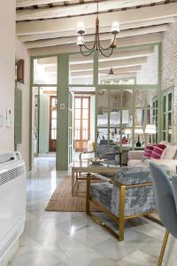 Część wypoczynkowa w obiekcie Judería de Sevilla IV Luxury Apartments
