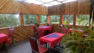 Taman di luar Ranges View Lodge Staycation