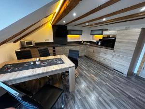 Kuchyň nebo kuchyňský kout v ubytování Ferienwohnung Rief