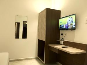 Gallery image of Hotel Majestic in Ulhasnagar