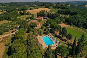 an aerial view of an estate with a swimming pool at Agriturismo Canale in Peccioli