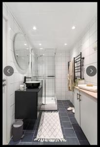 Koupelna v ubytování Flott leilighet med utsikt over Tromsøysundet