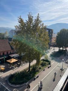 an overhead view of a street with a tree at Stan na dan Bratunac in Bratunac