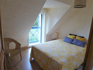 Postel nebo postele na pokoji v ubytování Maison 4 pièces 6 personnes à 200 m de la plage - GAEL