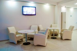 TV a/nebo společenská místnost v ubytování Raziotel Kyiv (Boryspilska)