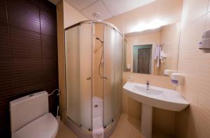 Koupelna v ubytování Raziotel Kyiv (Boryspilska)