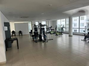 Fitness centrum a/nebo fitness zařízení v ubytování Hermoso apartamento para descansar en familia