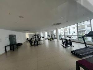 Fitness centrum a/nebo fitness zařízení v ubytování Hermoso apartamento para descansar en familia
