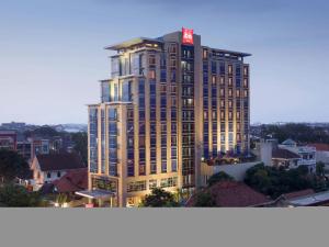 Het gebouw waarin het hotel zich bevindt