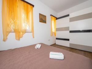 Posteľ alebo postele v izbe v ubytovaní Villa St Nikola with jacuzzi and private swimming pool