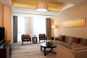TV a/nebo společenská místnost v ubytování Four Points by Sheraton Langfang, Gu'an + 5 fotografií