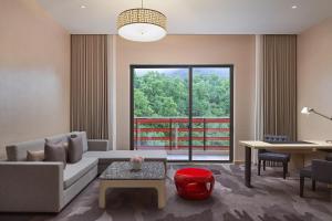 Posezení v ubytování Four Points by Sheraton Guangdong, Heshan