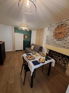 Jídlo v apartmánu nebo okolí + 5 fotografií