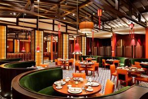 成都安仁福朋喜来登酒店餐厅或其他用餐的地方
