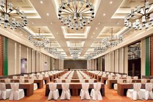 成都安仁福朋喜来登酒店餐厅或其他用餐的地方