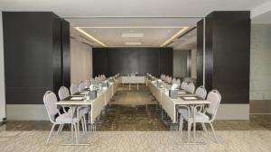 The Abdali Boulevard Hotel商务区和/或会议室