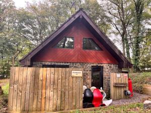 O grădină în afara Primrose 19-Woodland Lodges-Carmarthen-Pembroke