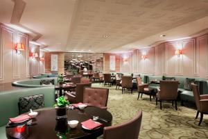 Posezení v ubytování Sheraton Shanghai Waigaoqiao Hotel