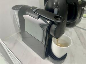 Great Studio near Airport - SUPER HOST 2 YEARS RUNNING!的咖啡和沏茶工具