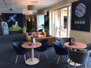 Posezení v ubytování JUFA Hotel Nördlingen + 27 fotografií