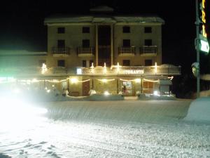 Albergo Delle Alpi að vetri til