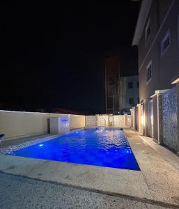 Hồ bơi trong/gần 1118 Serenity Residence