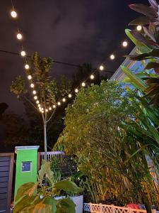 Zahrada ubytování Tulip Hijau Homestay - Bukit Beruntung - 4Bedrooms