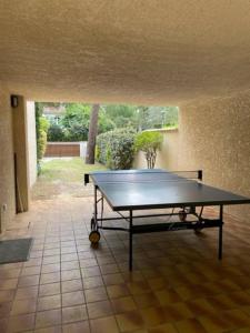 Πινγκ πονγκ στο Villa entre océan et pinède ή εκεί κοντά