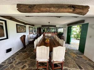 Restoran või mõni muu söögikoht majutusasutuses KASA Finca La Limonada near Palmas Del Mar