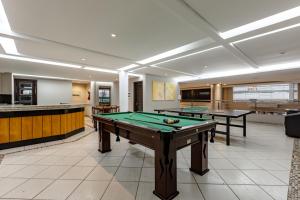 Biliár nebo kulečník v ubytování Hotel Pires