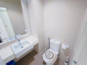 Ένα μπάνιο στο I-City 2-Bedroom - Great Value Homestay By Atlantis Management