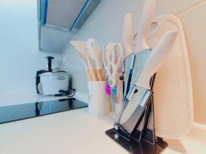 Η κουζίνα ή μικρή κουζίνα στο I-City 2-Bedroom - Great Value Homestay By Atlantis Management