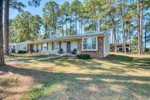 a home in the woods with a yard at Travel for work - Stylish 3 BDR - Southern Georgia in Moultrie