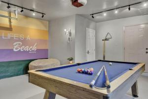 Afbeelding uit fotogalerij van The Dreamcatcher - 4 Bed, 2 Bath, Private Heated Pool, BBQ, Game Room, Park in Fort Lauderdale