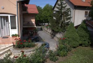 Zahrada ubytování Hostel Jedvaj + 18 fotografií