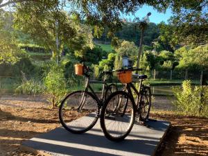 Galeriebild der Unterkunft Chalé com Hidro, Lareira, cavalo, piscina, trilha in Bento Gonçalves