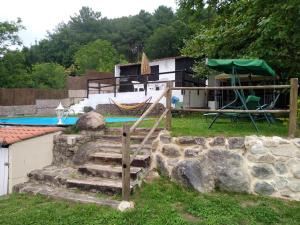 Bazén v ubytování Luxurious Villa with Pool in Nande nebo v jeho okolí