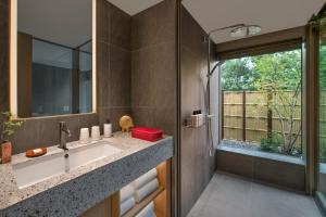 Een keuken of kitchenette bij Shisui, a Luxury Collection Hotel, Nara
