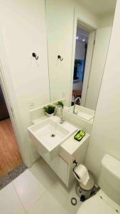 Ένα μπάνιο στο Apartamento encantador no Bairro da Liberdade +42 φωτογραφίες