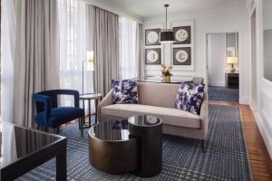 Posezení v ubytování The US Grant, a Luxury Collection Hotel, San Diego