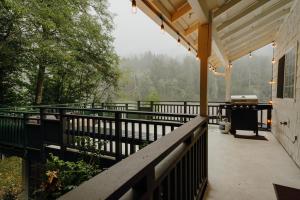 Balkón nebo terasa v ubytování Riverside Retreat on Skagit River