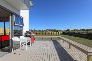The swimming pool at or close to Wai Escape - Taupo Holiday Unit