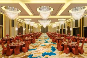 Foto dalla galleria di Sheraton Langfang Chaobai River Hotel a Dachang