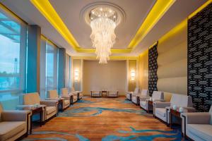 Area soggiorno di Sheraton Langfang Chaobai River Hotel