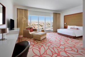 TV a/nebo společenská místnost v ubytování Marriott Hotel Downtown Abu Dhabi