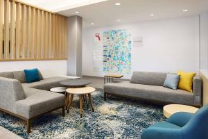O zonă de relaxare la TownePlace Suites by Marriott Plant City