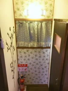 Gambar di galeri bagi 免费Wi-Fi 地铁站5分钟 10分种步行稲荷大社 坐地铁10分到京都站 交通便利 餐厅便利店超市俱全 di Kyoto