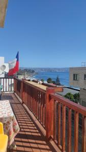 - Balcón con vistas al agua en Departamento Reñaca Quinto Sector en calle Bellavista, en Viña del Mar